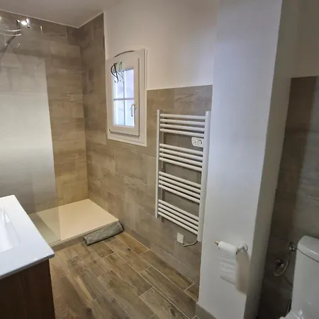 Climatise Avec Terrasse Et Piscine A - Fr-1-780-75 Lejlighed *