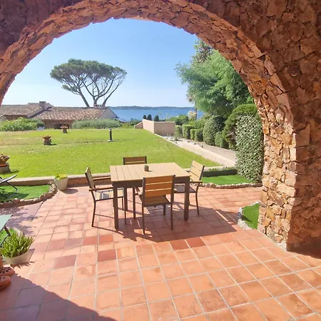 Climatise Avec Terrasse Et Piscine A - Fr-1-780-75 Sainte-Maxime